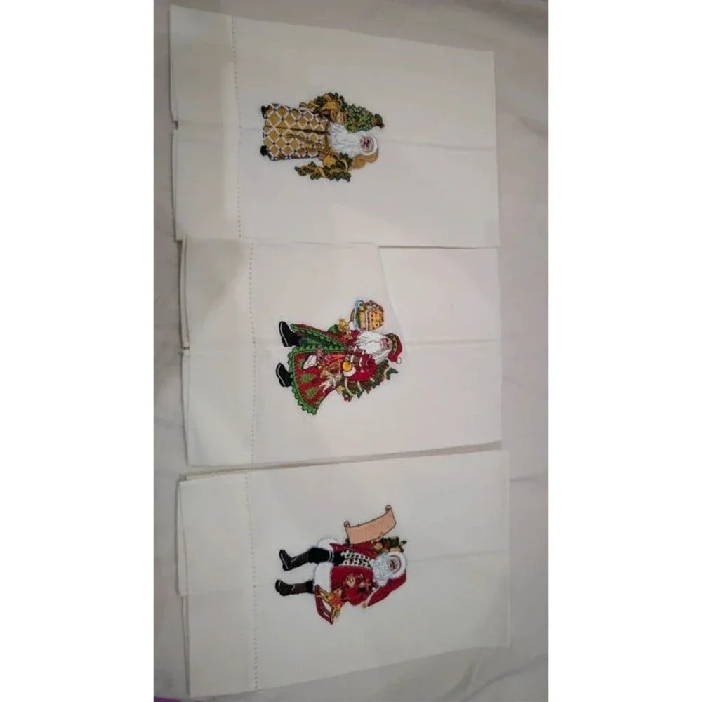 Bulk of 3 Classic Holiday Towels